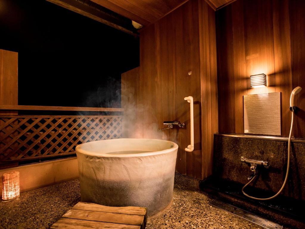 Koupelna v ubytování Ooedo Onsen Monogatari Premium Yoshinoya Irokuen