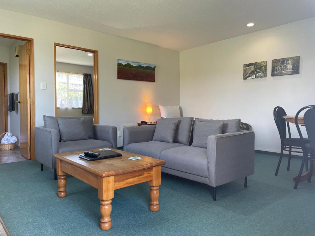 ASURE Ambassador Motor Lodge - Resim 41