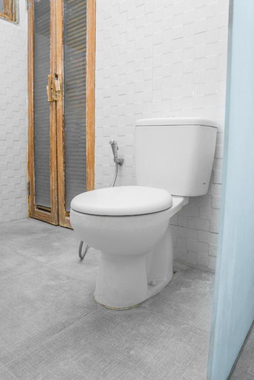 Bali Invest Living - Single Room With Private Bathroom