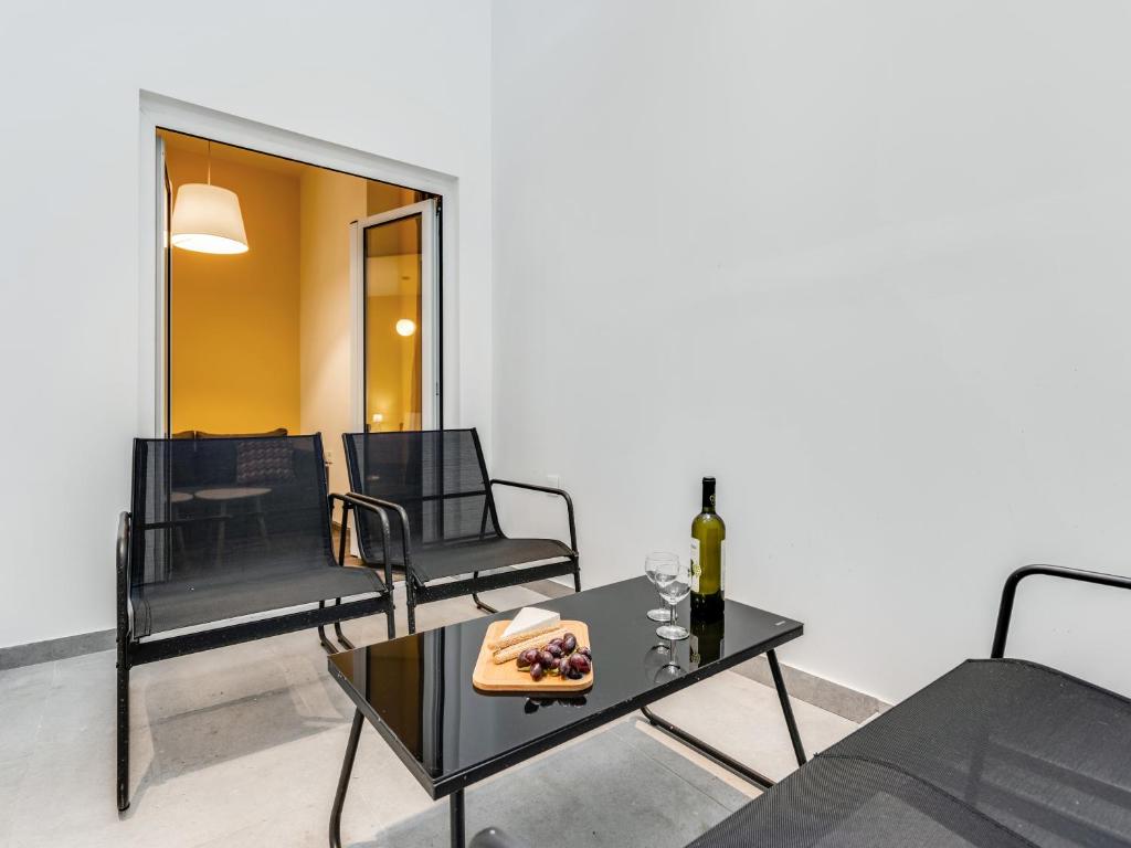 A seating area at Kula apartments City center Exarchia