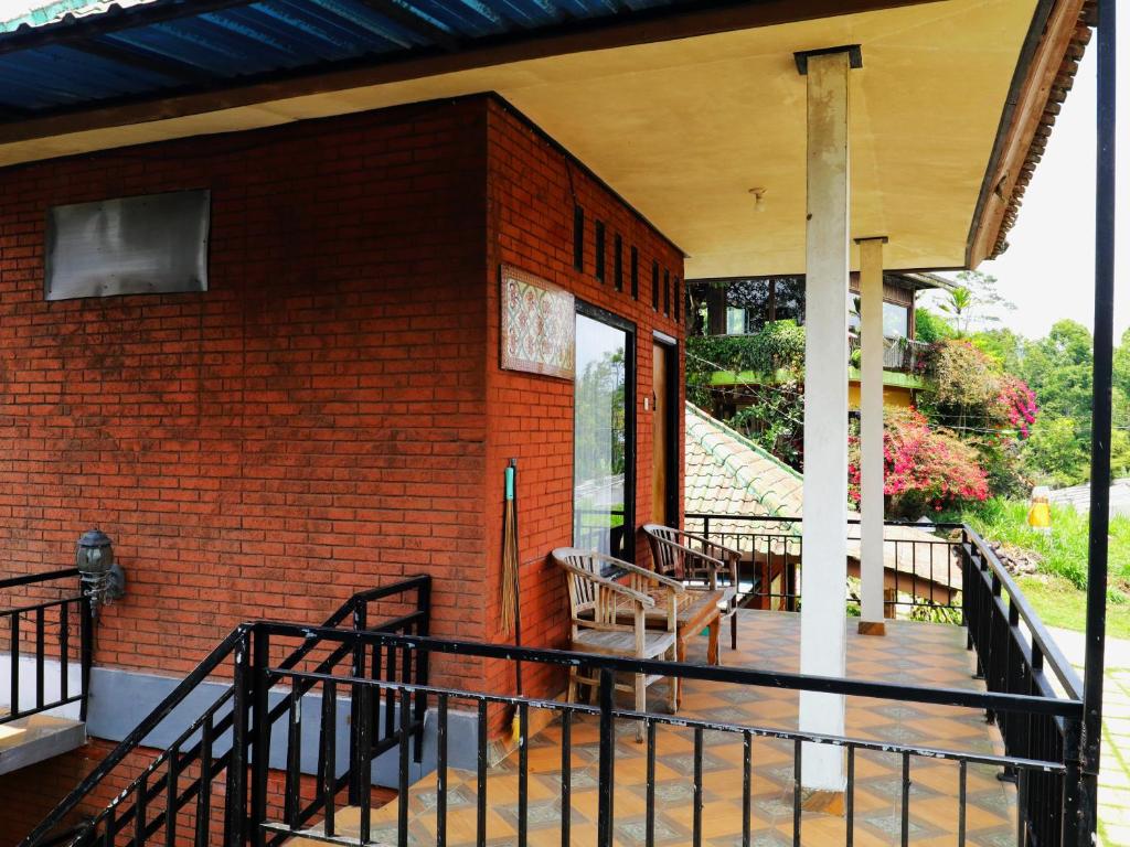 Dajan Buyan Homestay - Room King Superior