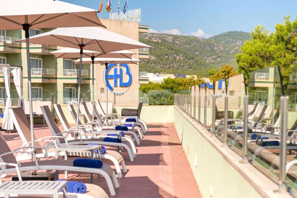 Nespecifikovaný výhled na hory nebo výhled na hory při pohledu z hotelu