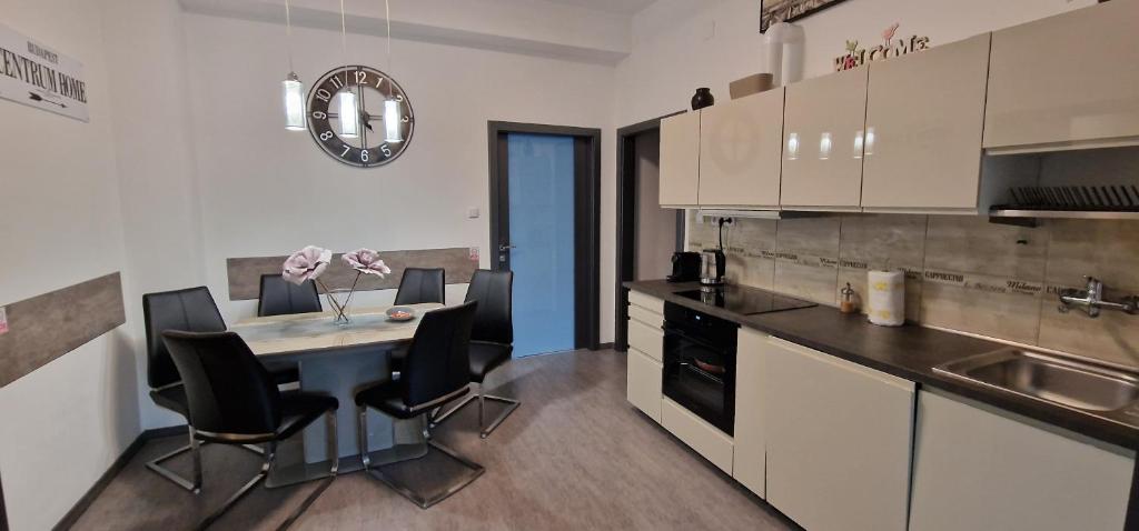 Fotografie z fotogalerie ubytování Extra Sok Szobás Apartman Budapest Központjában v Budapešti