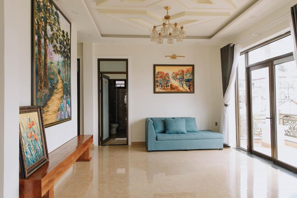 Khu vực ghế ngồi tại Mai DiaMond Hotel