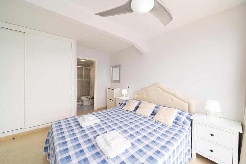 Postel nebo postele na pokoji v ubytování Apartamento Avenida Madrid