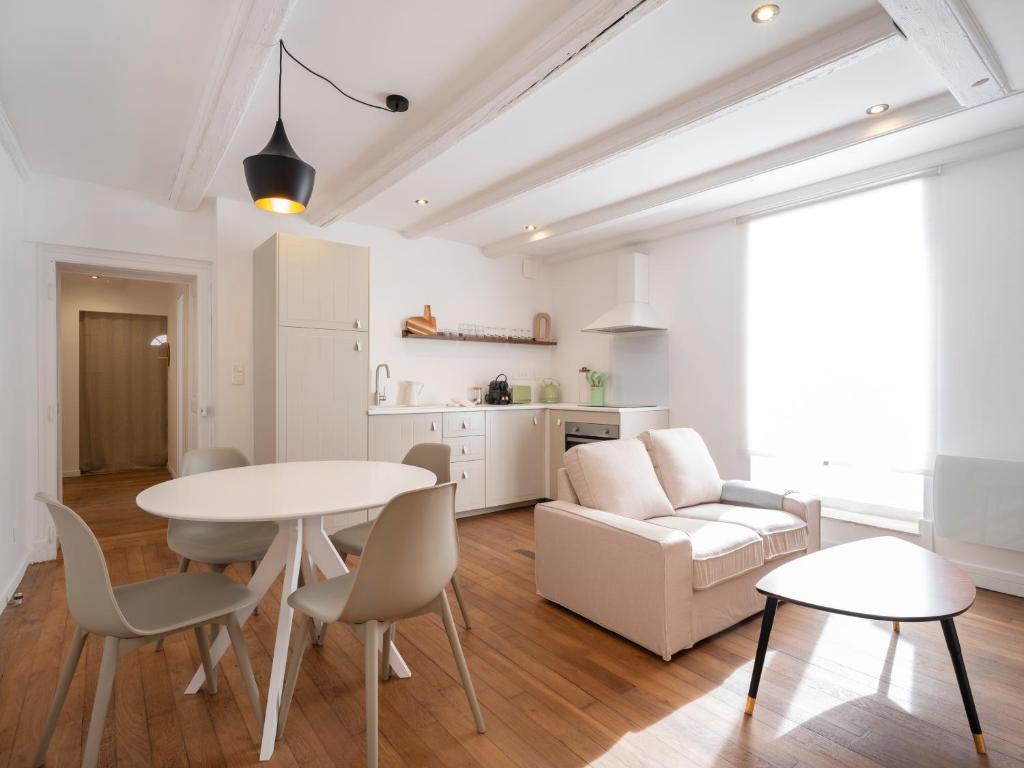 Η κουζίνα ή μικρή κουζίνα στο Le cosy de Keller - Nancy-Centre - Ideal pros