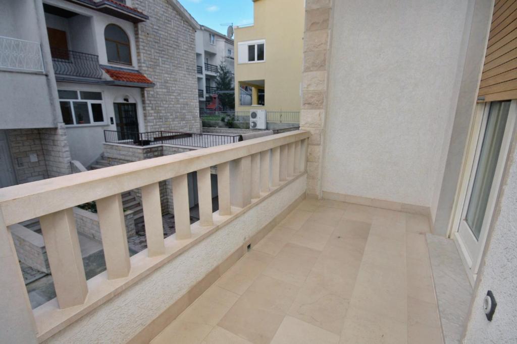 Balkón alebo terasa v ubytovaní Apartments by the sea Duce, Omis - 5973