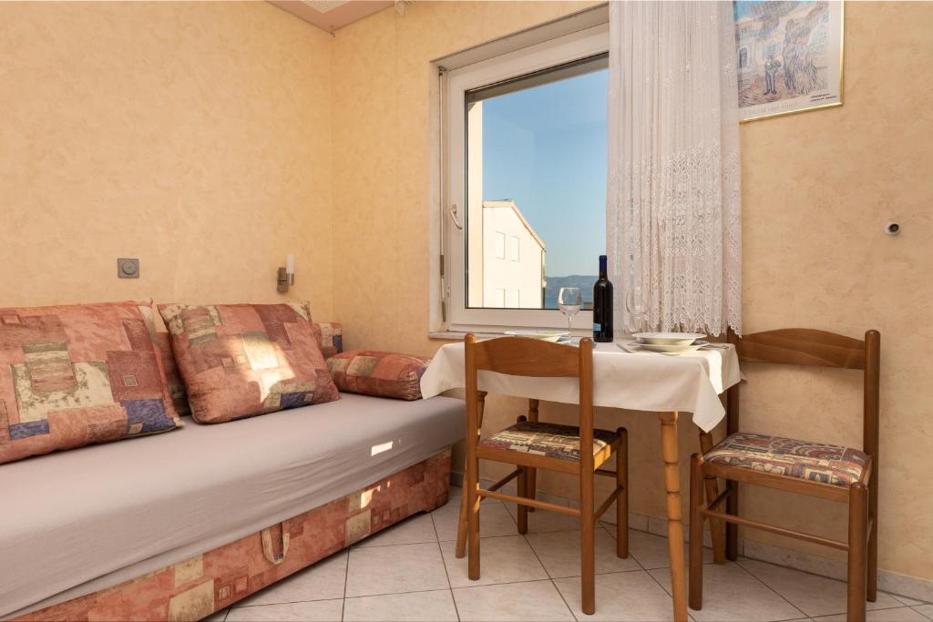Posedenie v ubytovaní Apartments by the sea Duce, Omis - 5973