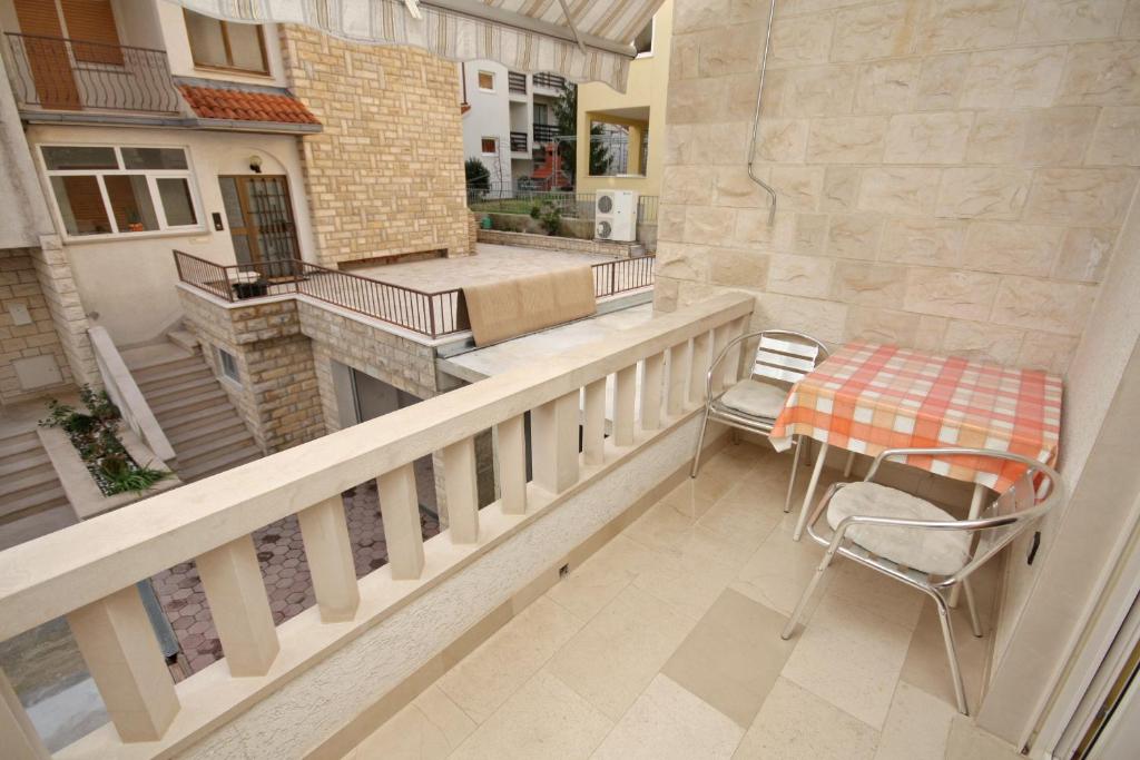 Balkón alebo terasa v ubytovaní Apartments by the sea Duce, Omis - 5973
