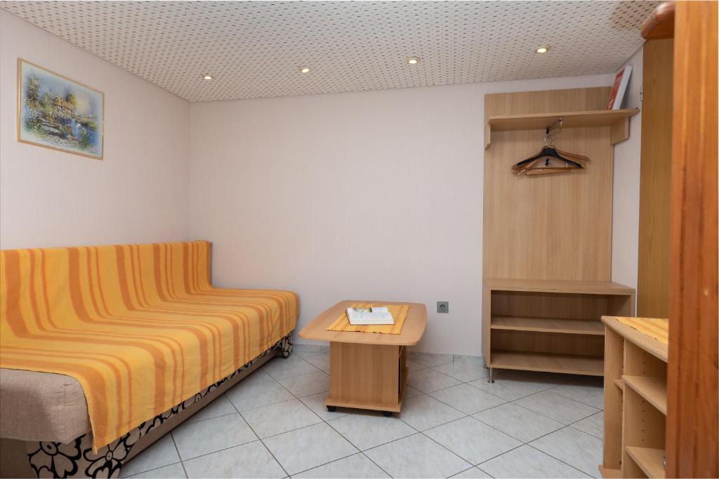Posedenie v ubytovaní Apartments by the sea Duce, Omis - 5973