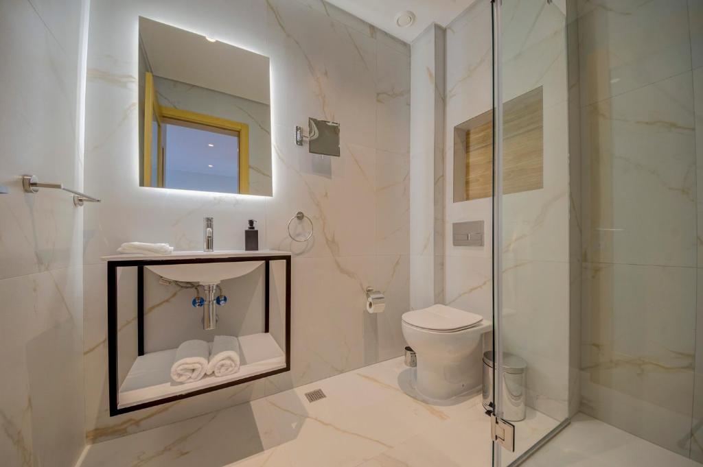 Koupelna v ubytování Mayfair by Premier Suites MT