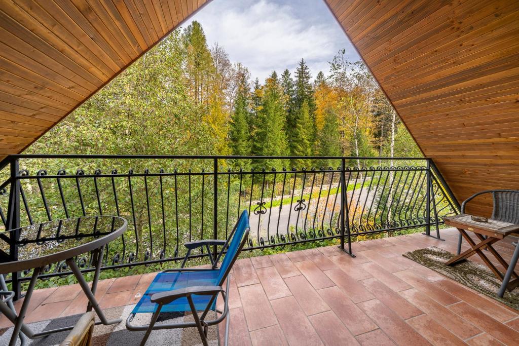 En balkon eller terrasse på RentPlanet - Gorące Źródła