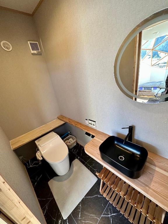 Posezení v ubytování Fuji Dome Glamping