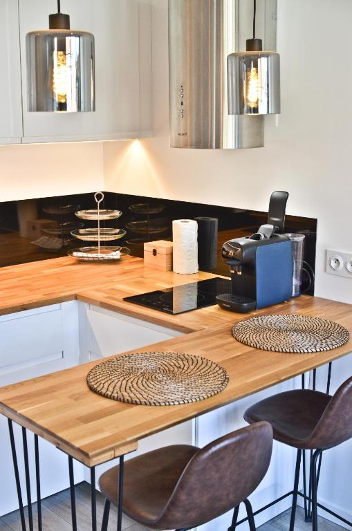 Kuchyňa alebo kuchynka v ubytovaní Le Flore - Appartement neuf - Cannes Center