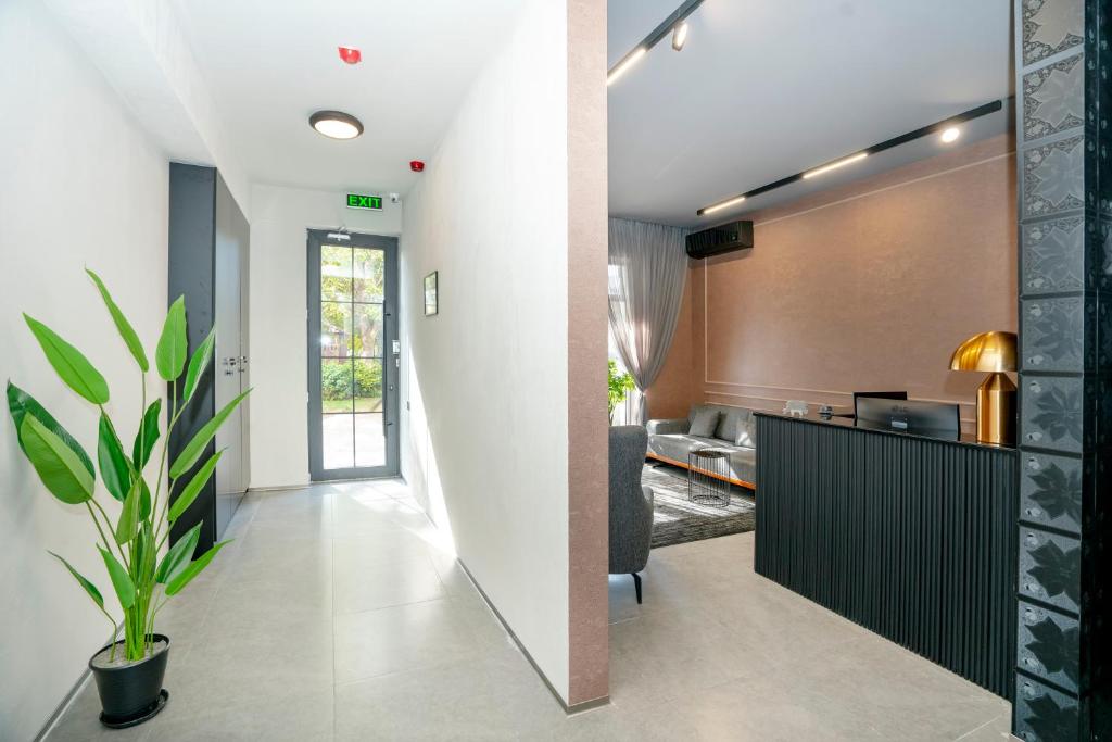 Kuchyň nebo kuchyňský kout v ubytování Hotel Best Tbilisi