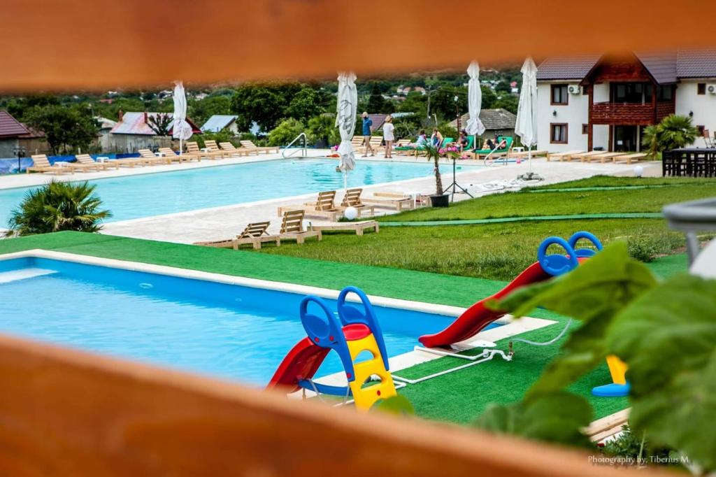 Bazén v ubytování Relax nebo v jeho okolí