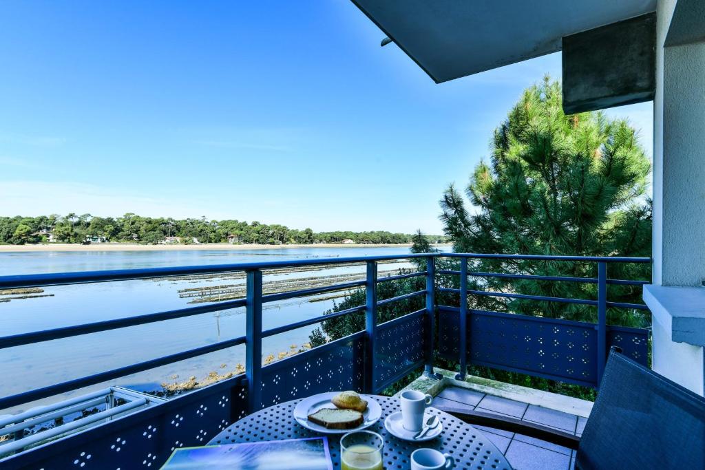 Balkón nebo terasa v ubytování Hotel Le Pavillon Bleu
