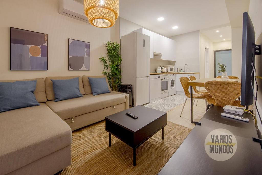 Un lugar para sentarse en Downtown&New apt para 9pax en la Plaza de Chueca