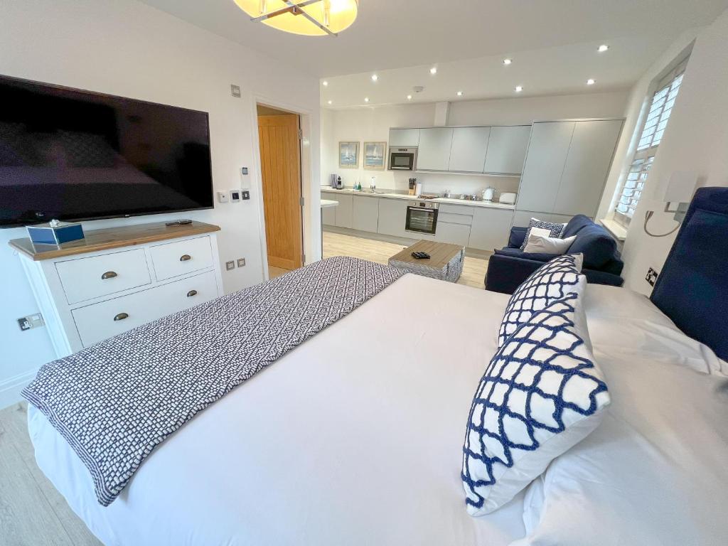 St Annes Beach Apartments - 