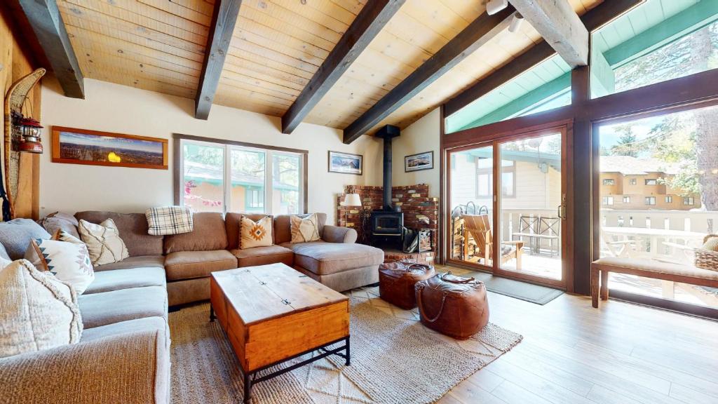 Chateau Sans Nom 19 condo, Mammoth Lakes (updated prices 2024)