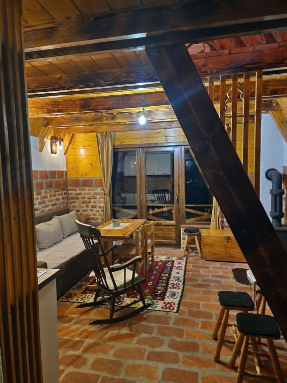 Vikendica Tromedja Pale - One-Bedroom Chalet