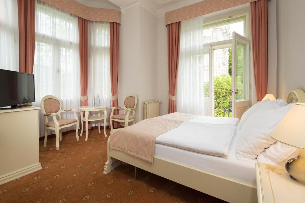 TV a/nebo společenská místnost v ubytování OREA Spa Hotel Palace Zvon Mariánské Lázně