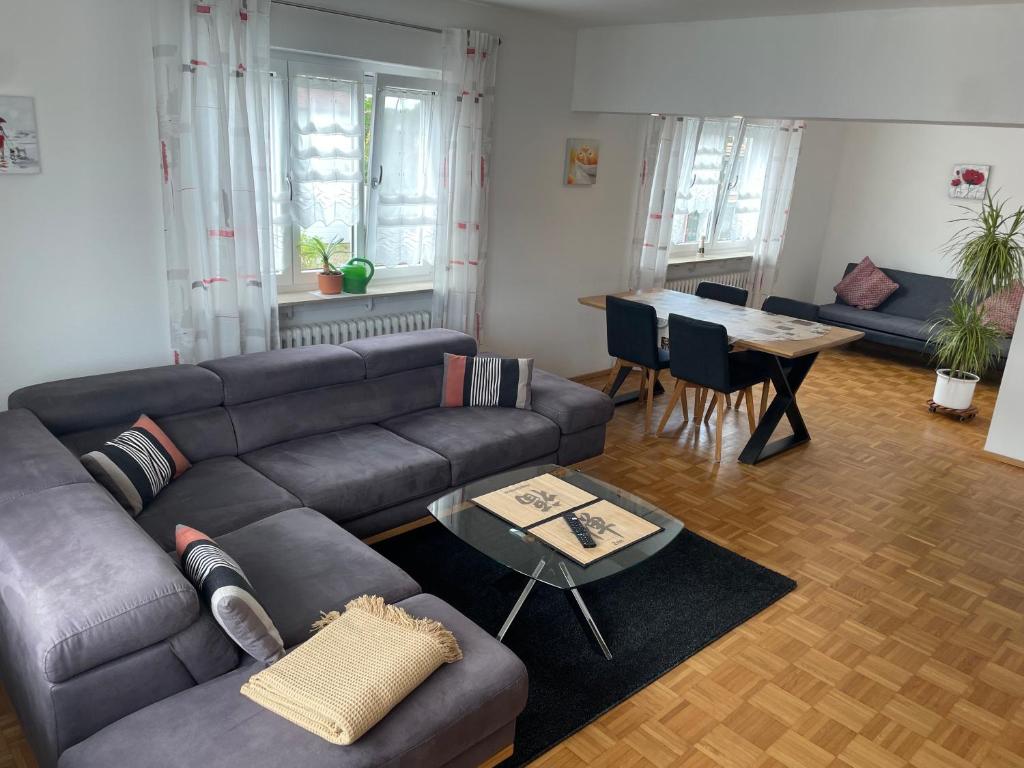 Posezení v ubytování Ferienwohnungen Scheuring 1.OG