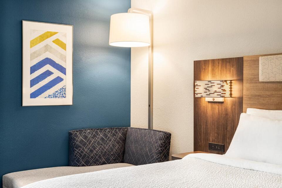 Holiday Inn Express - Bowling Green, an IHG Hotel - Stanza Standard