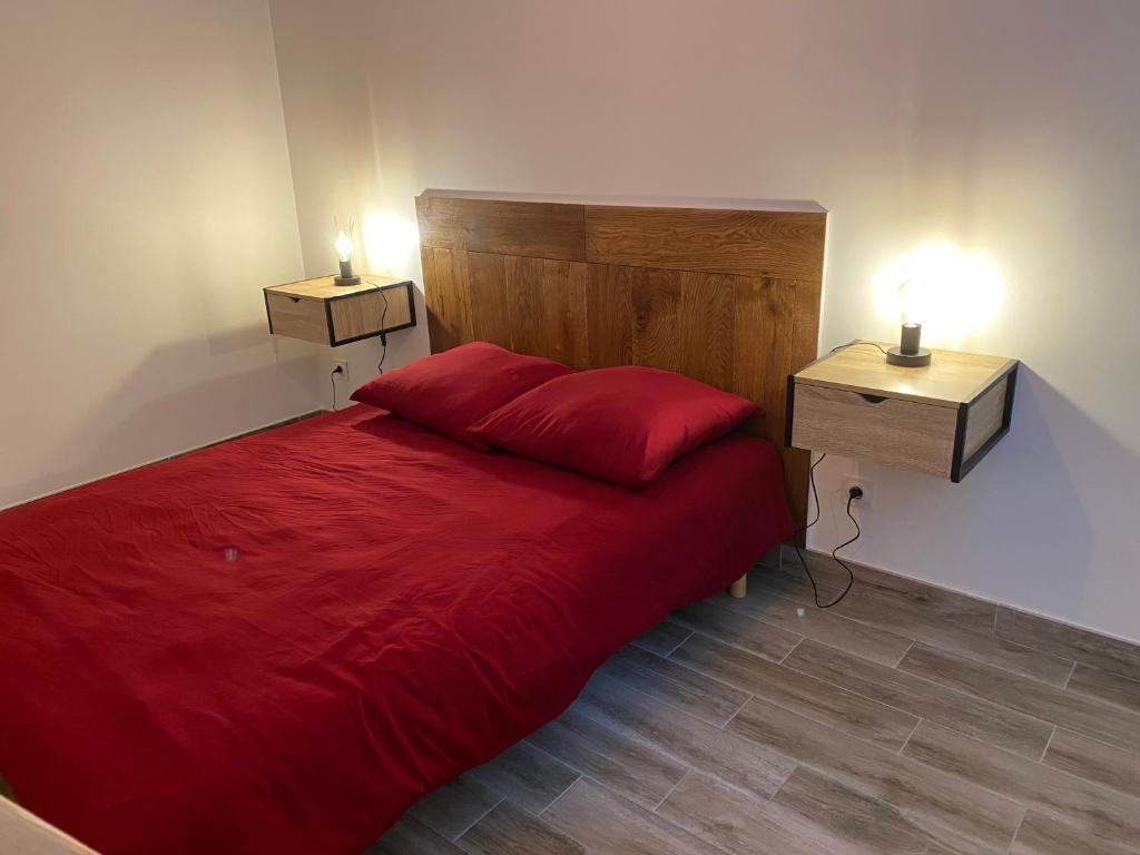 Postel nebo postele na pokoji v ubytování Le Cristallin gîte plein coeur de Chablis