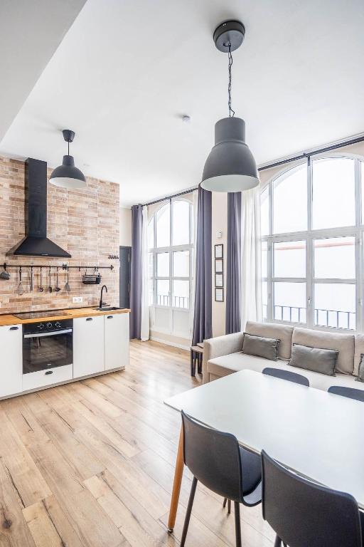 Kuchyňa alebo kuchynka v ubytovaní Feria Apartments