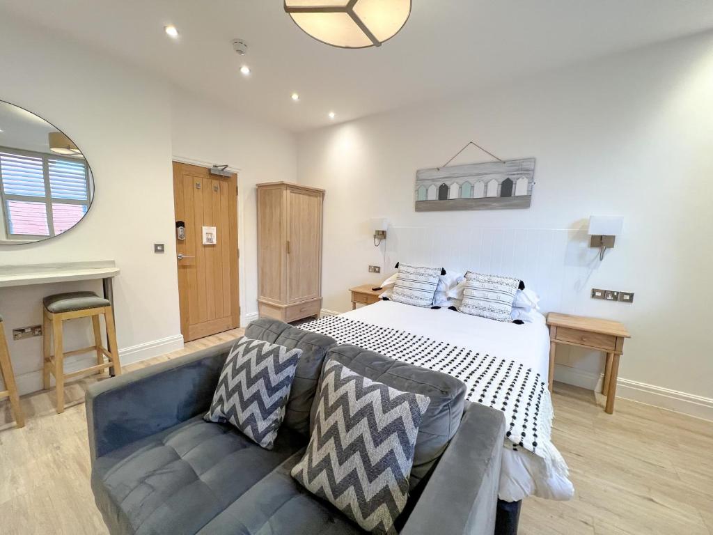 St Annes Beach Apartments - 