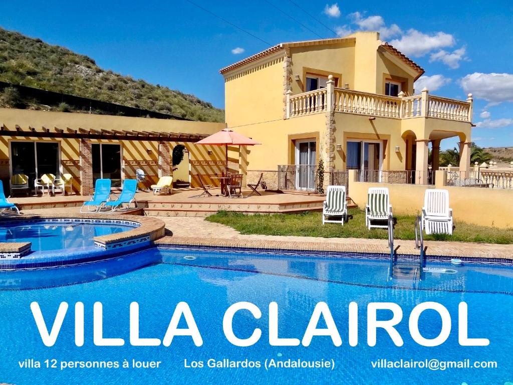 Bazén v ubytování Villa Clairol nebo v jeho okolí