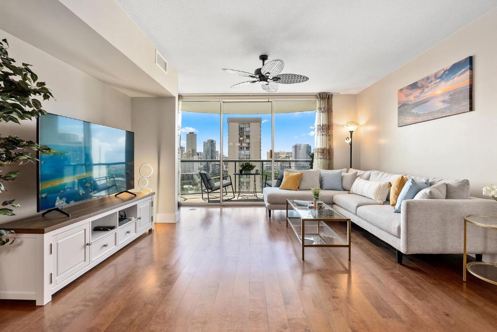 Allure Waikiki condo_1