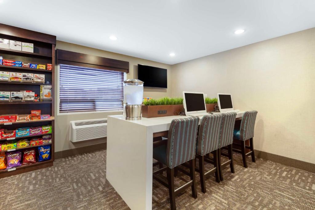 Best Western PLUS City Centre Inn - Resim 38