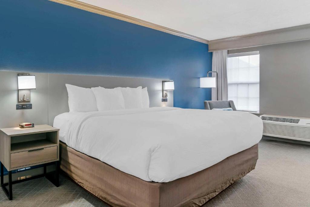 Comfort Inn Plainwell - Zimmer Mit Kingsize-Bett – Nichtraucher