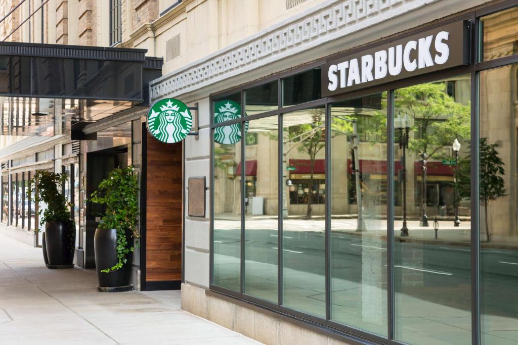 Сертификат, награда, вывеска или другой документ, выставленный в Hilton Boston Park Plaza