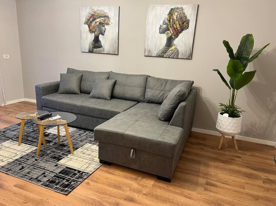 Tirana Deluxe Apartment w/ self Check-In 24hr! - Image 9