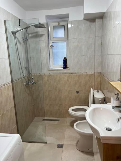 Tirana Deluxe Apartment w/ self Check-In 24hr! - Image 3