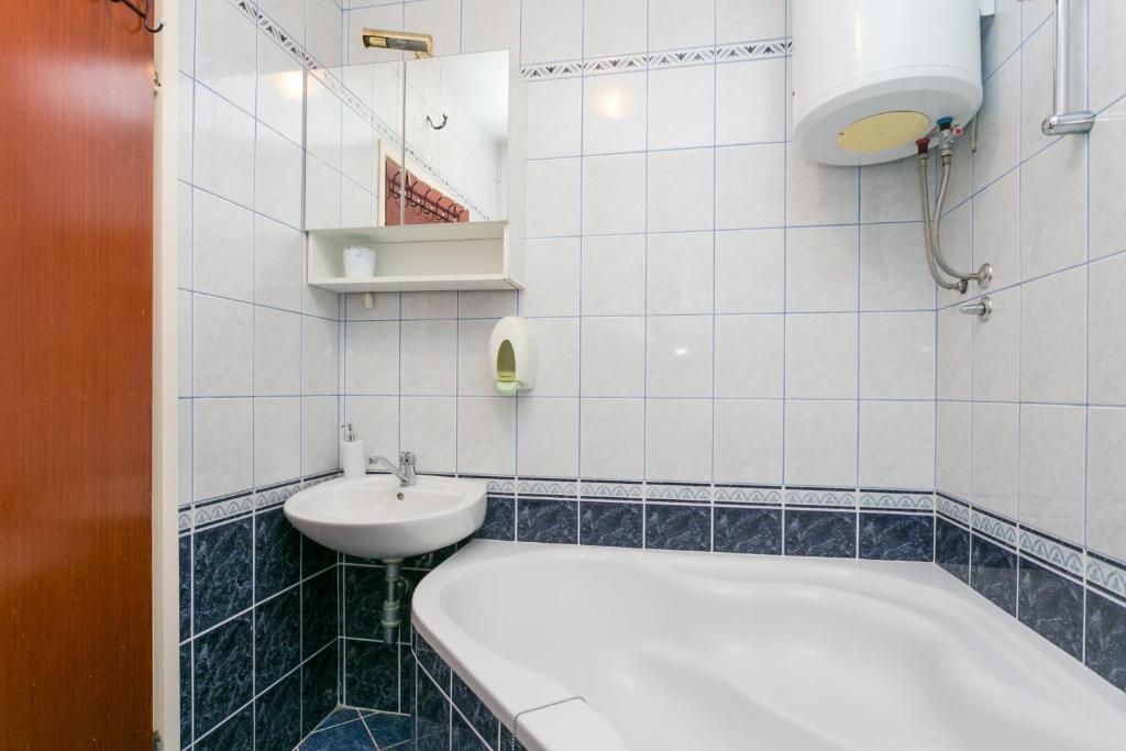 Kúpeľňa v ubytovaní Apartment Seget Vranjica 1038b