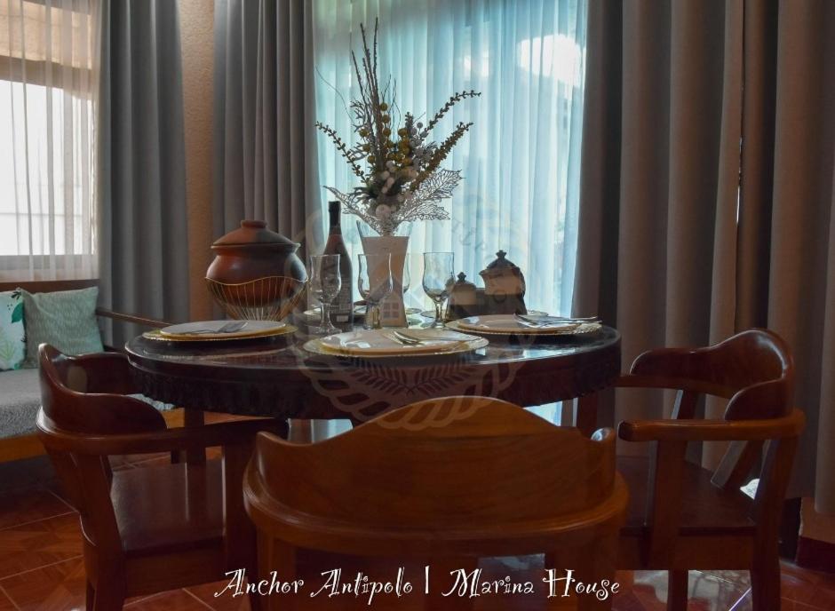 Marina House- Owner's Cabin - Housity