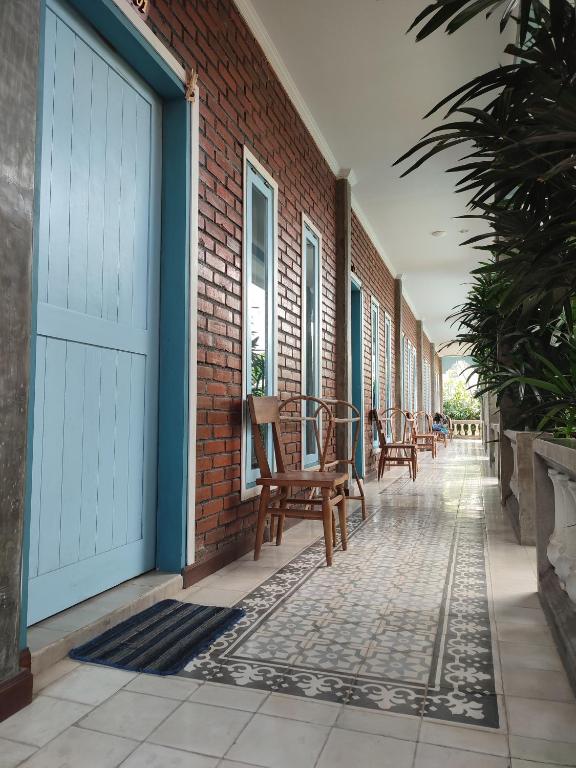 D Anyar Stay and Surf - 4