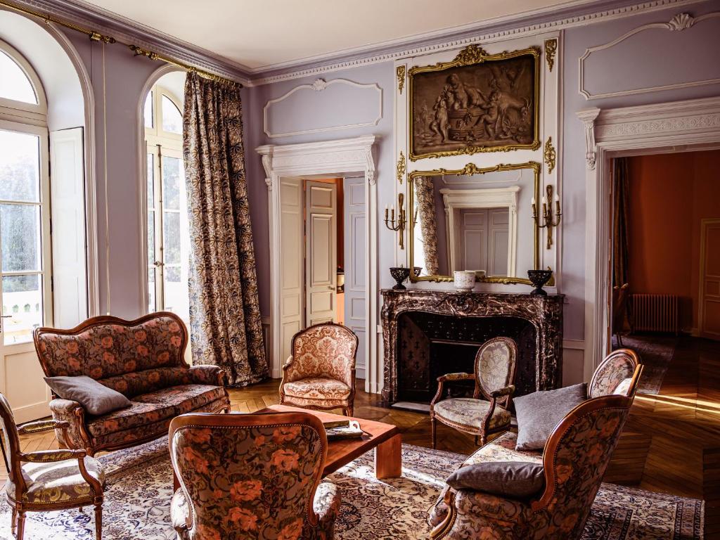 Część wypoczynkowa w obiekcie Grand Château Renaissance avec Parc, Piscine et Activités, Rénové en 2023 - FR-1-410-389