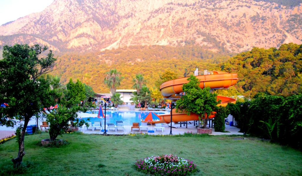 Bazén v ubytování Magic Sun Hotel nebo v jeho okolí