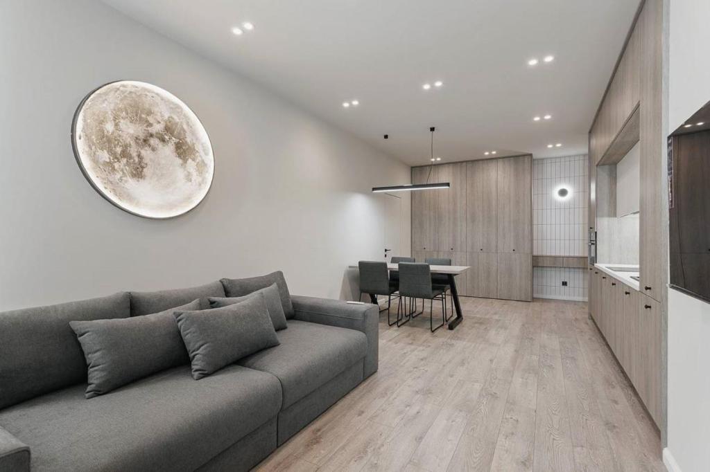 Kuchyňa alebo kuchynka v ubytovaní Noviy Bereg Design Apartment