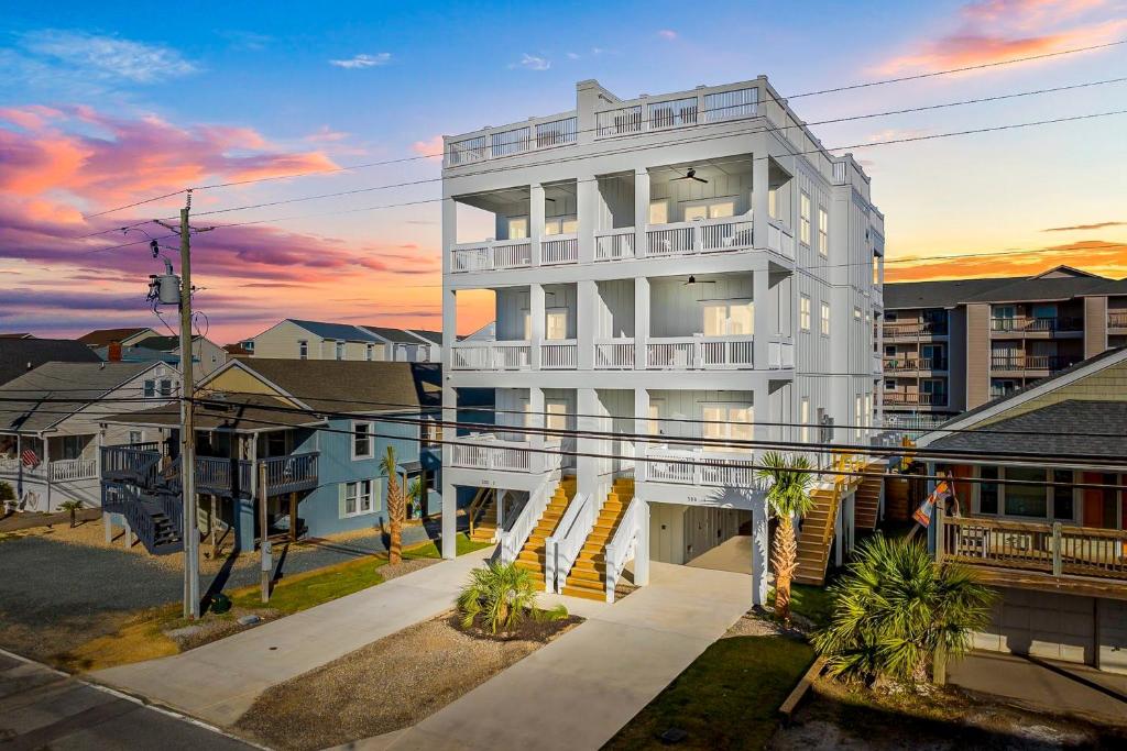 Vacation Home The Deckhouse, Carolina Beach, NC