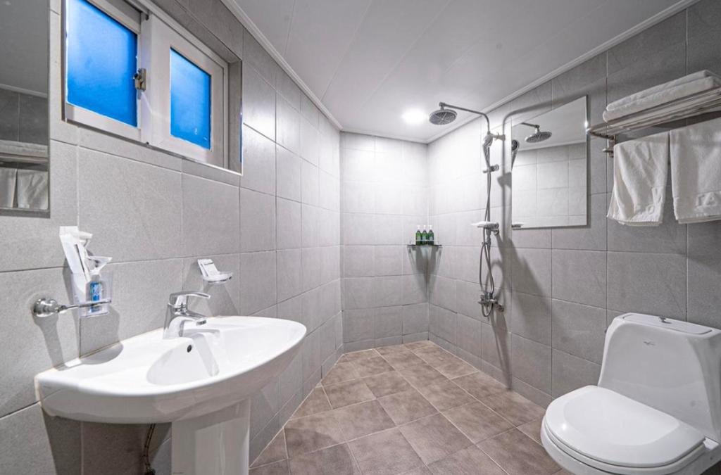 Koupelna v ubytování HOTEL mini