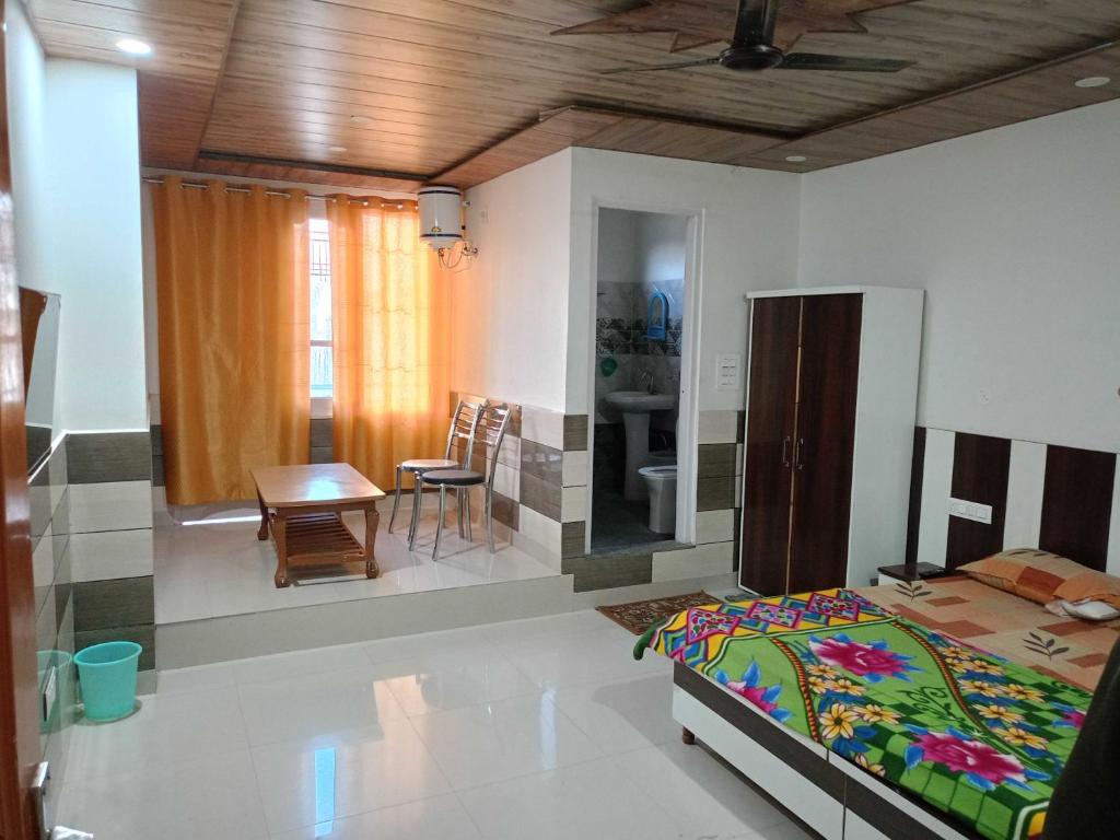 Parmar Palace - Housity