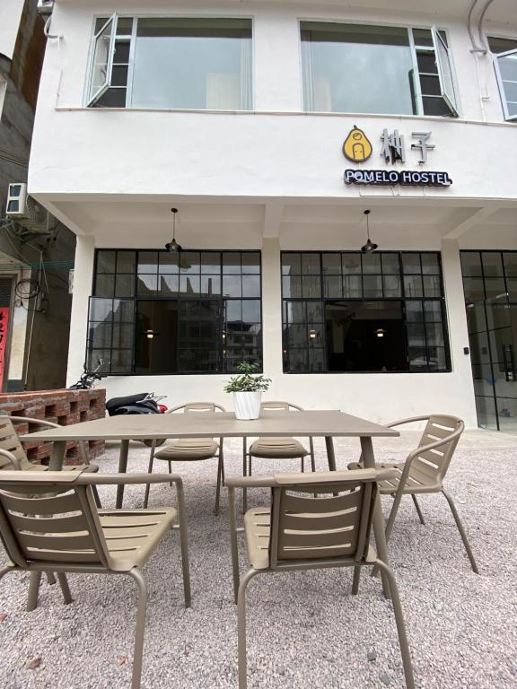 Restaurace v ubytování Pomelo Hostel Xingping