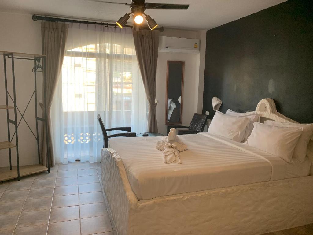 Big Boys' Bed & Burger - Patong Beach - Resim 22