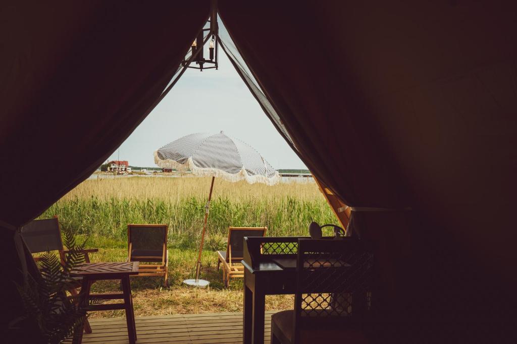 Příroda nedaleko luxury tent